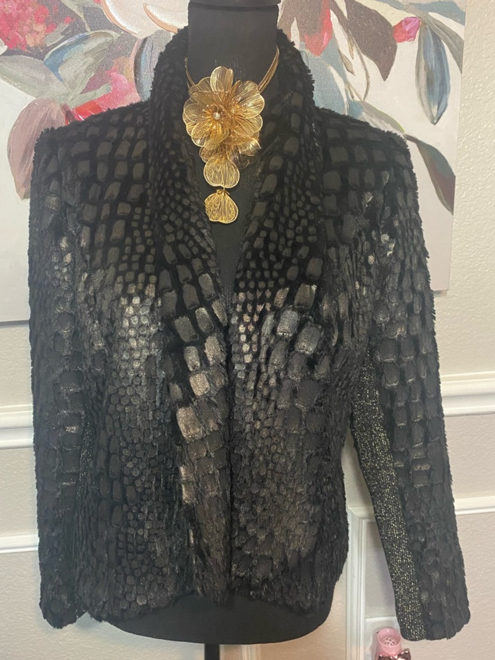 Textured Black Cropped Jacket - Picture 7 of 16